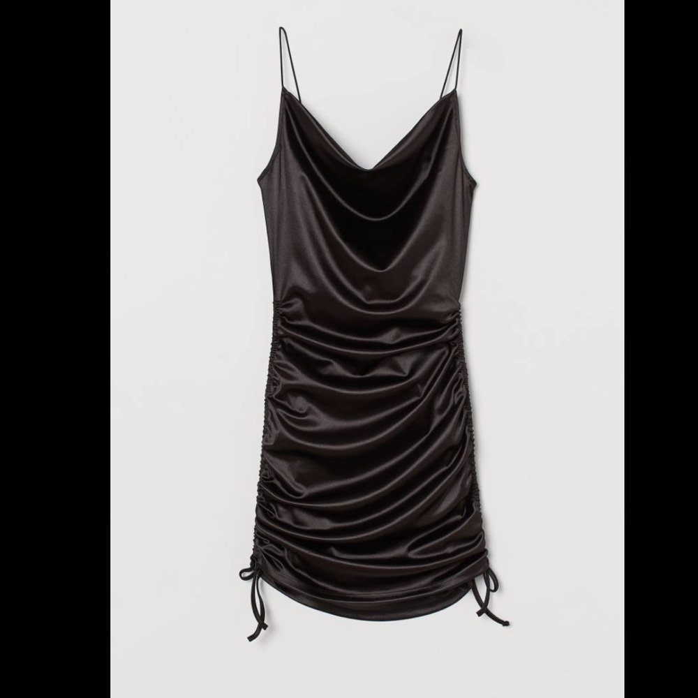 H&M Short Black Satin Dreas